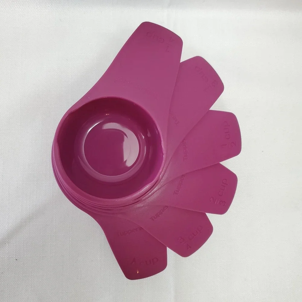 Tupperware Magenta Measuring Cups Set 7 Pc 1/4‎ to 1 Cup Nesting Stackable (NOS)